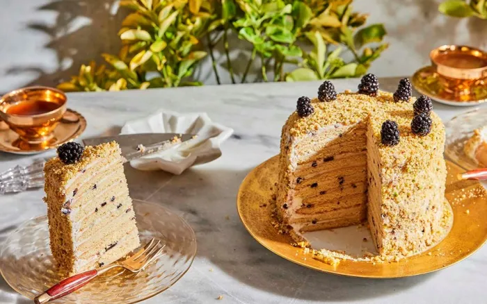 The Official Game of Thrones Cookbook: Recipes from King's Landing to the Dothraki Sea