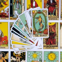 The Original Rider Waite Tarot Deck: 78 beautifully illustrated cards and instructional booklet